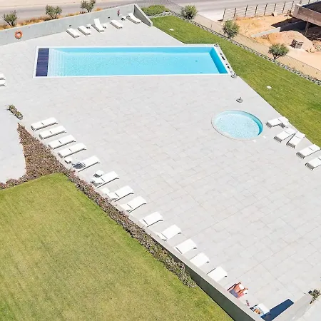 The Deluxe Sapphire *