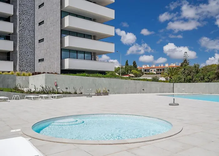 The Deluxe Sapphire * ラゴス